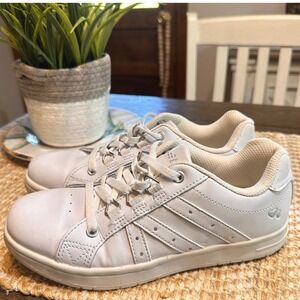 BCG White Sneakers Rhinestone Heart Accents Lace Up Tennis Shoes Big Girls 4